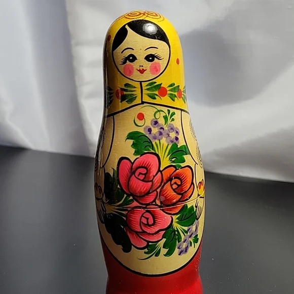 Matryoshka Salt and Pepper Shakers - Picture 2 of 7